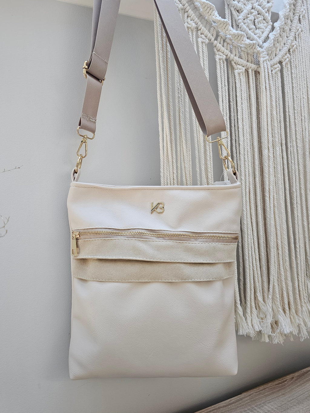 Beżowa Torebka Crossbody KB z Szerokim Paskiem