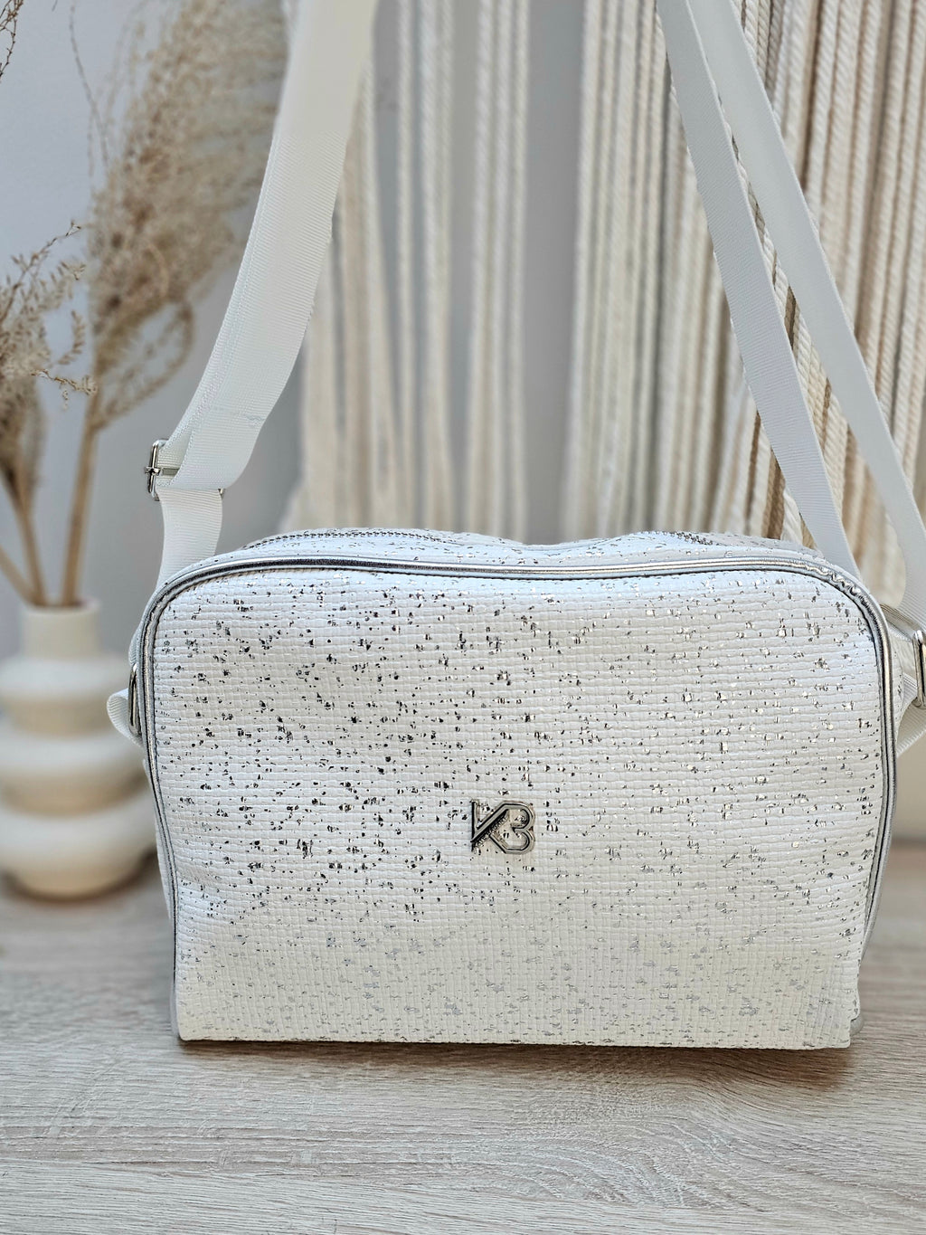 Biała elgancka torebka crossbody