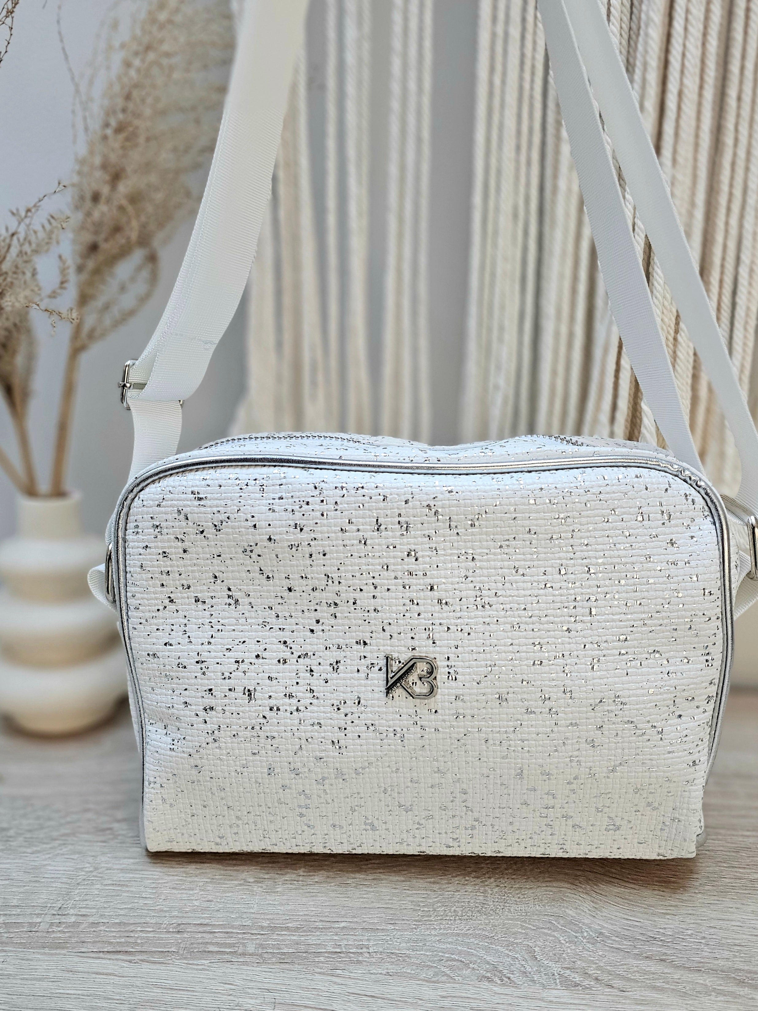 Biała elgancka torebka crossbody